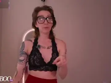 Chaturbate Live Sex Cam of lovelylittlelucyy