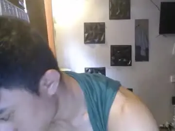 Chaturbate Live Sex Cam of cutie_hunk69