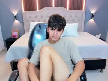 Chaturbate Nude Webcam of tommy18__