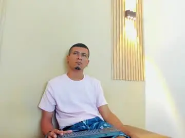 Chaturbate Free Porn Cam of maxi_jones2