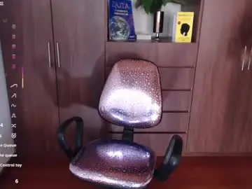 Chaturbate Live Porn of sophiee_peeach