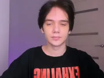 Chaturbate Nude Webcam of zombde32
