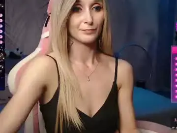 Chaturbate Live Sex Cam of strongalice