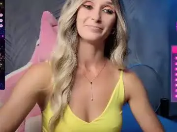 Chaturbate Live Sex Cam of strongalice