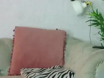 Chaturbate Live Sex Cam of katalinalee_