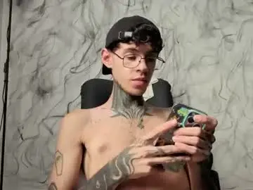 Chaturbate Live Sex Cam of arteemiis