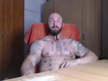 Chaturbate Live Porn of strongivan
