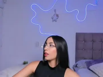Chaturbate Live Sex Cam of alaia_alegria