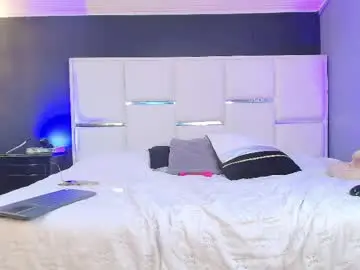 Chaturbate Live Sex Cam of samanthamilf__