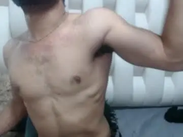 Chaturbate Live Porn of aaron_jones_1