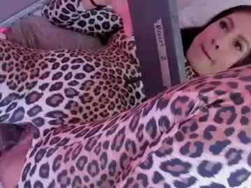 Chaturbate Free Porn Cam of halie728