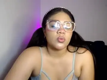 Chaturbate Live Sex Cam of isamoon99