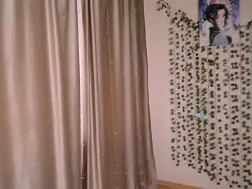 Chaturbate Live Sex Cam of frechemolly