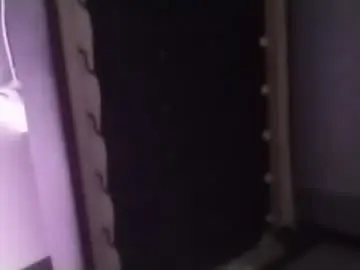 Chaturbate Live Sex Cam of italianpussy7777