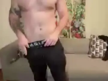 Chaturbate Live Sex Cam of daddydaydrinkz