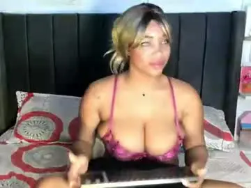 Chaturbate Adult Video Chat of kyliewhiteboobs