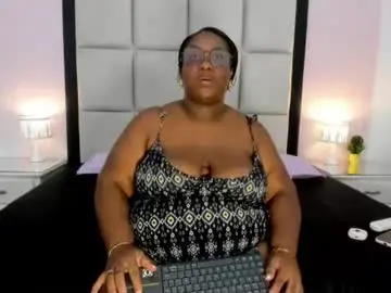 Chaturbate Adult Video Chat of treisyvixen