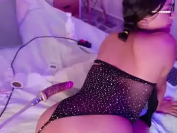 Chaturbate Live Sex Cam of missjuliaa_