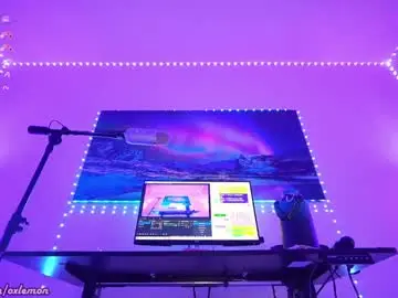 Chaturbate Free Live Porn of oxlemon