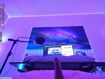 Chaturbate Free Live Porn of oxlemon