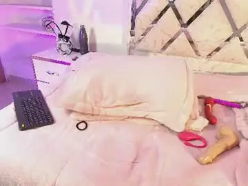 Chaturbate Live Sex Cam of canelitha__