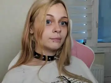 Chaturbate Live Sex Cam of melonipinkbb