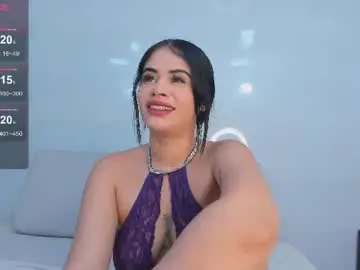 Chaturbate Live Sex Cam of zenda_evans