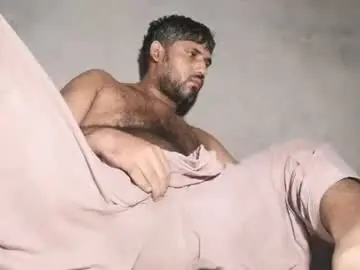 Chaturbate Live Sex Cam of hairybouy264541