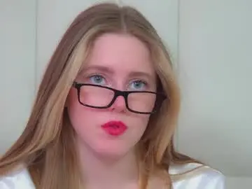 Chaturbate Adult Video Chat of lexireadway