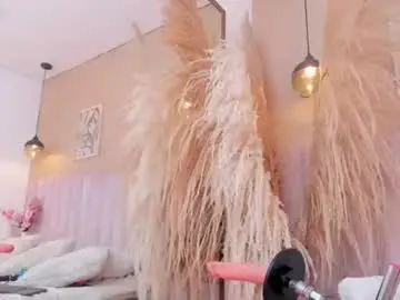 Chaturbate Nude Webcam of mia__bailey_