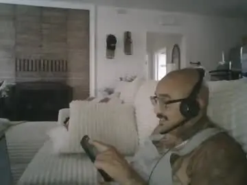 Chaturbate Live Sex Cam of felixrlarios25