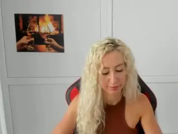 Chaturbate Adult Video Chat of marilyndreamm