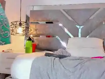 Chaturbate Best live sex cam show of slut_milf_
