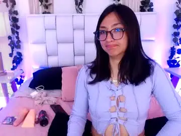Chaturbate Live Sex Cam of ayla_lumina
