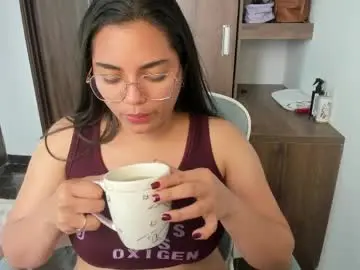 Chaturbate Sex Cam of renata_lizcano
