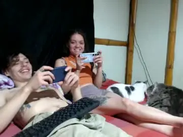 Chaturbate Live Sex Cam of miahells