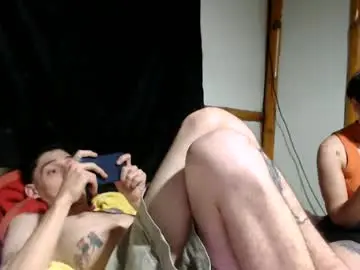 Chaturbate Live Sex Cam of miahells