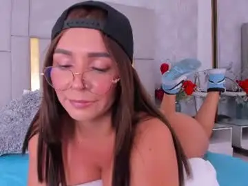 Chaturbate Live Sex Cam of milasaenz1