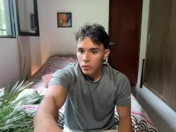 Chaturbate Live Sex Cam of joulianogreco1