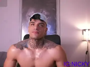 Chaturbate Adult Video Chat of alan_morrys