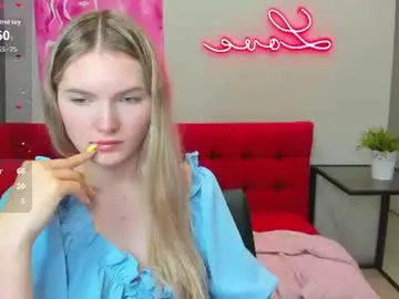 Chaturbate Nude Webcam of evelineamore