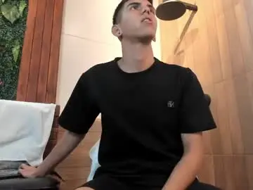 Chaturbate Best live sex cam show of lucca_moreti