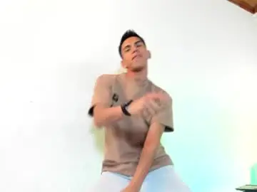 Chaturbate Free Live Porn of lucca_moreti