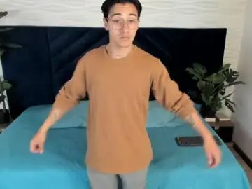 Chaturbate Adult Webcam of andyjoy_