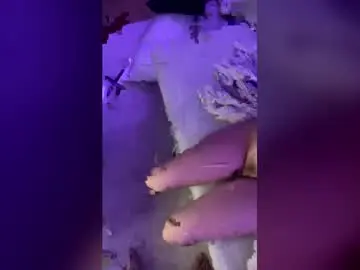 Chaturbate Sex Chat of hornycouple1122