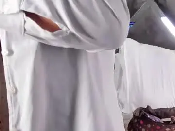 Chaturbate Live Sex Cam of coraimasahin