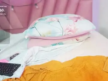 Chaturbate Watch Live Sex Cams of hornybarelylegalgirl