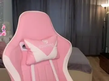 Chaturbate Live Sex Cam of lilymoore69
