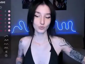 Chaturbate Nude Webcam of mika_reid