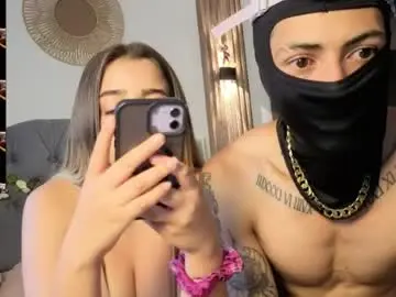 Chaturbate Live Sex Cam of cute_emmma